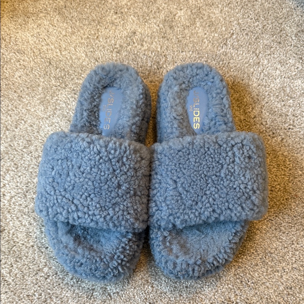 J slide blue fuzzy platform slides